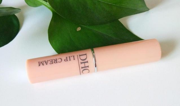 dhc唇膏怎么样？