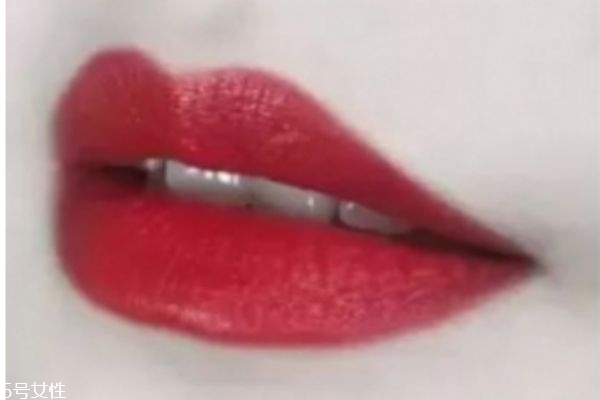 皮肤比较黄涂什么口红 皮肤暗黄推荐几款口红