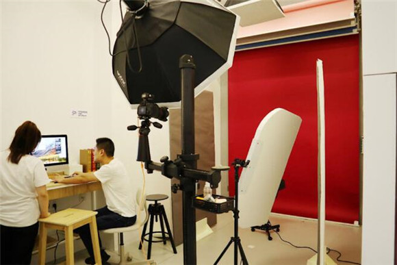 上海天真蓝哪个店最好,天真蓝全家福尺寸,天真蓝加一张照片多少钱 上海天真蓝哪个店最好,天真蓝全家福尺寸,天真蓝加一张照片多少钱