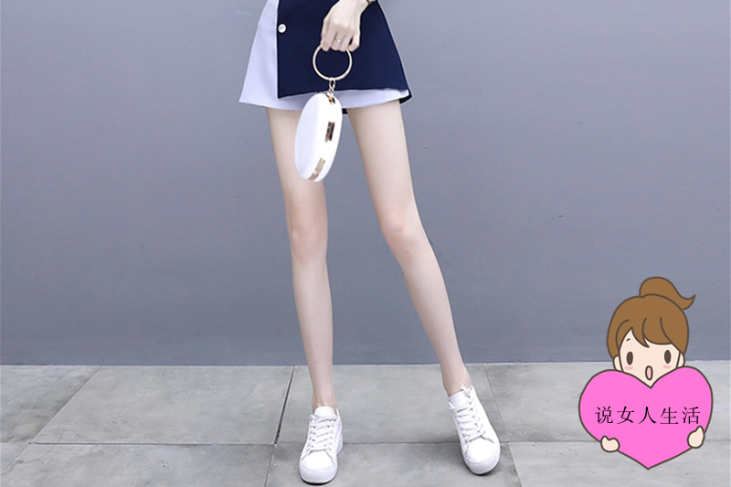 短裤+白色鞋子