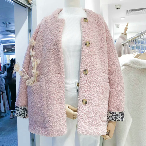 适合矮个子穿的毛外套第二款