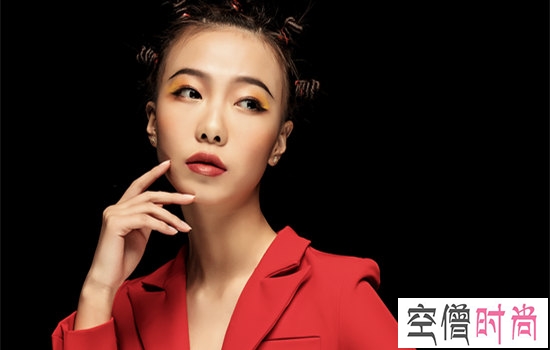 小西装怎么清洗不易变形 小西装的保养方法