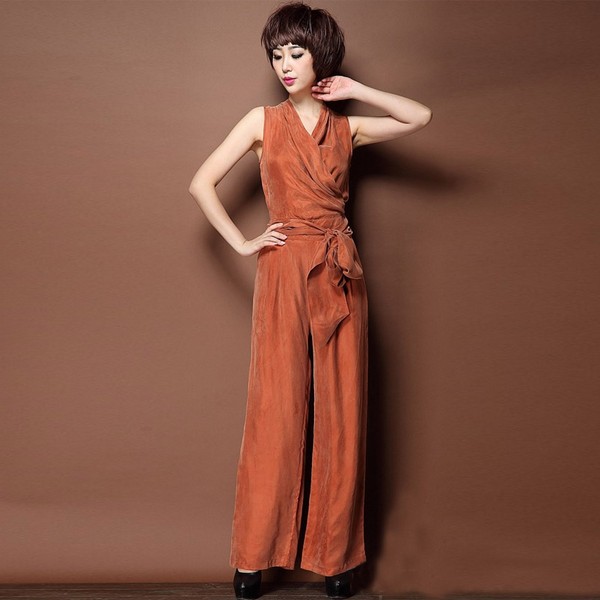 雪纺搭配宽腿裤，每一个角度都很有个性