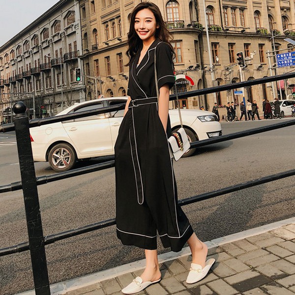 雪纺搭配宽腿裤，每一个角度都很有个性