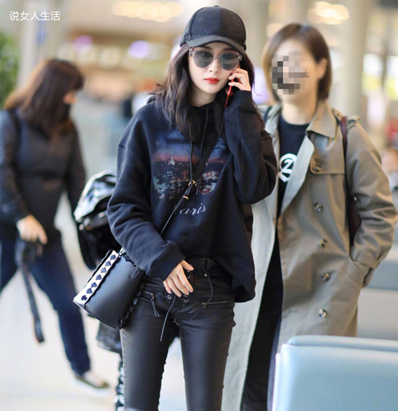 40岁的女人，怎么穿衣服才能更显年轻