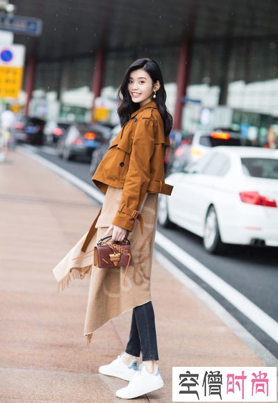 风衣可以用洗衣机洗吗 风衣平时怎样保养