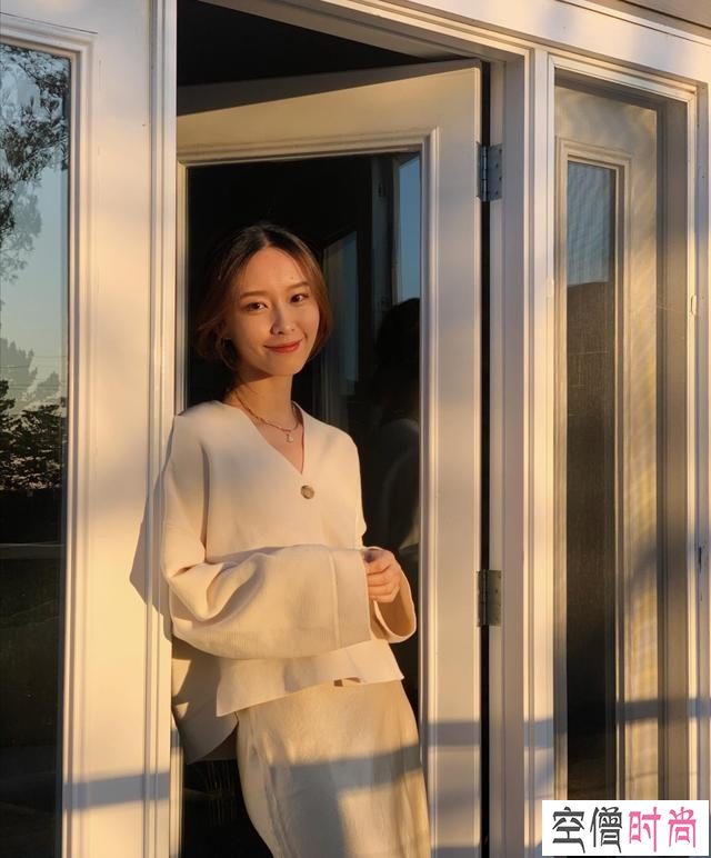 时尚又舒适的穿搭，搞定日常造型很容易，好看又显气质