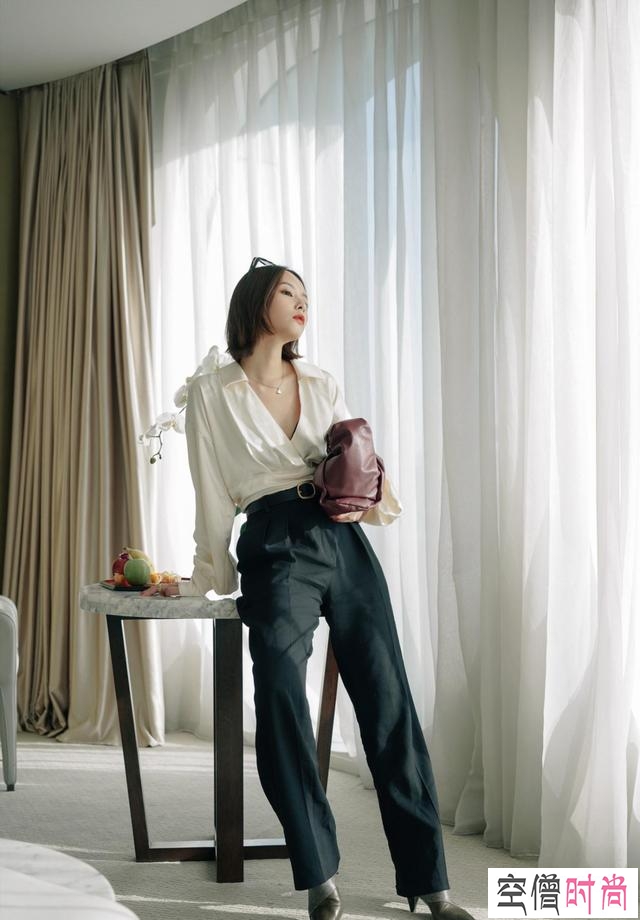 时尚又舒适的穿搭，搞定日常造型很容易，好看又显气质