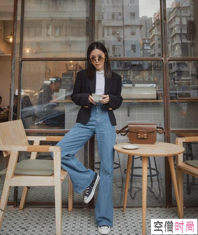 香港超火的博主，个性潮流的穿搭堪称教科书，拒绝撞衫和路人感