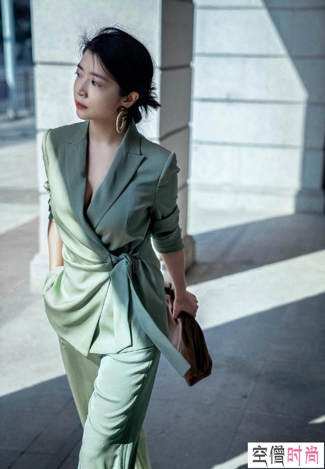 干净利索才是真女神！时尚博主三木安利精致女孩穿搭，优雅又高级